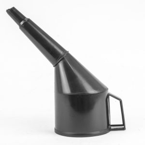 Nálevka na naftu umělohmotná zkosená se sítkem, průměr 130mm 500622