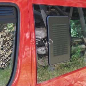 Mřížka větrací Airvent pro široké posuvné okno Fiat Ducato (od 07/2006) – strana řidiče, černá 304964