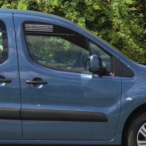 Mřížka větrací do oken kabiny pro Citroën Berlingo II a Peugeot Partner Tepee (2008–2018) 304959